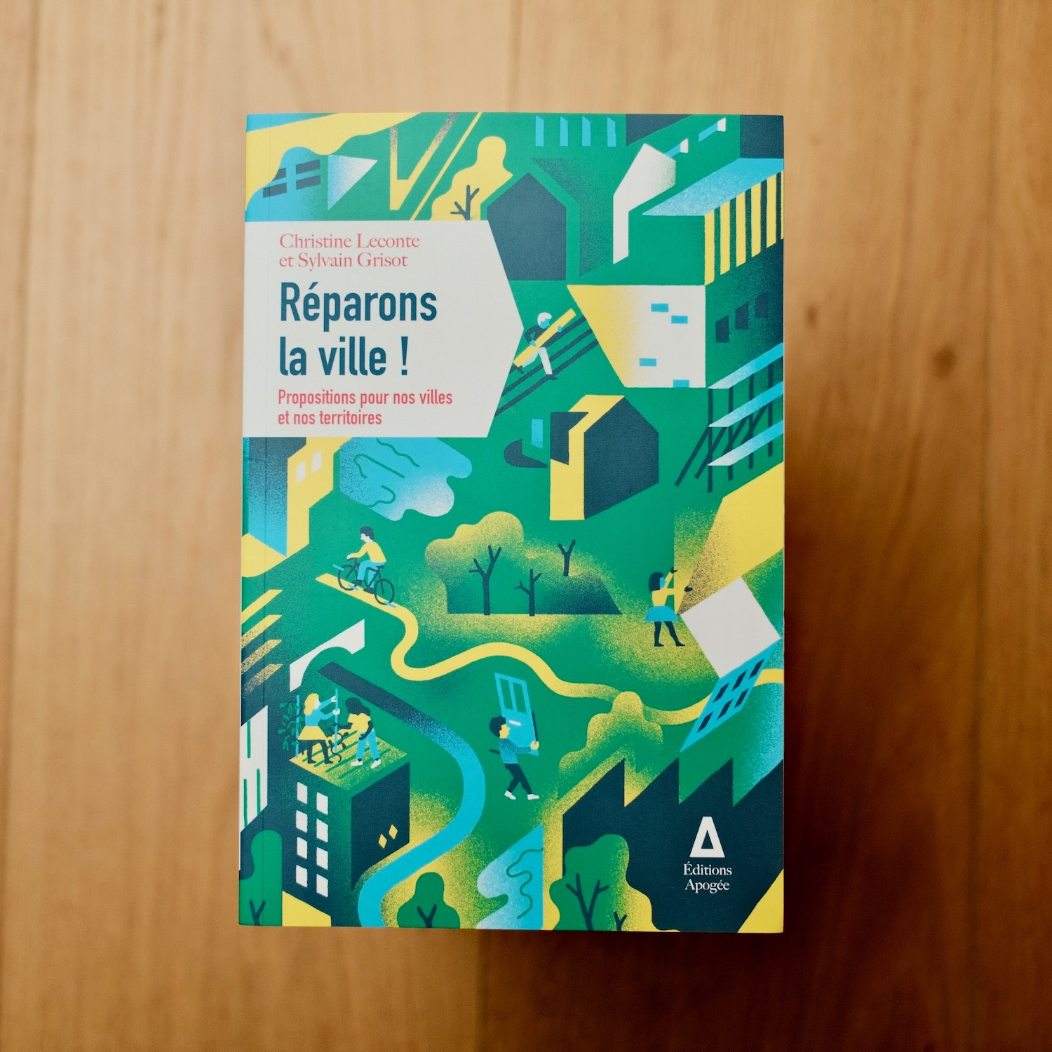 Couverture du livre Réparons la ville !